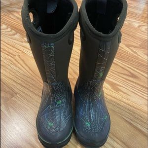 Boys winter bog boots